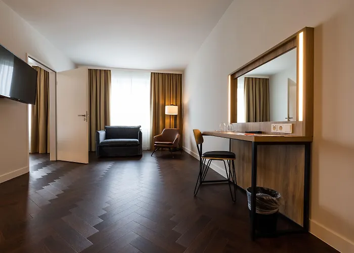 Ginn & Lounge Yorck מלון 4*