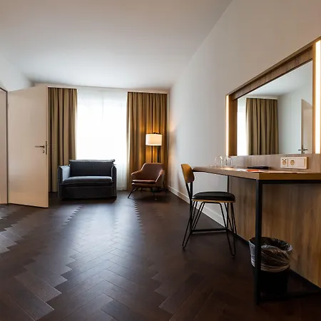 Ginn & Lounge Yorck Hotel 4*