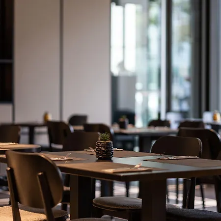 Otel Ginn & Lounge Yorck 4*
